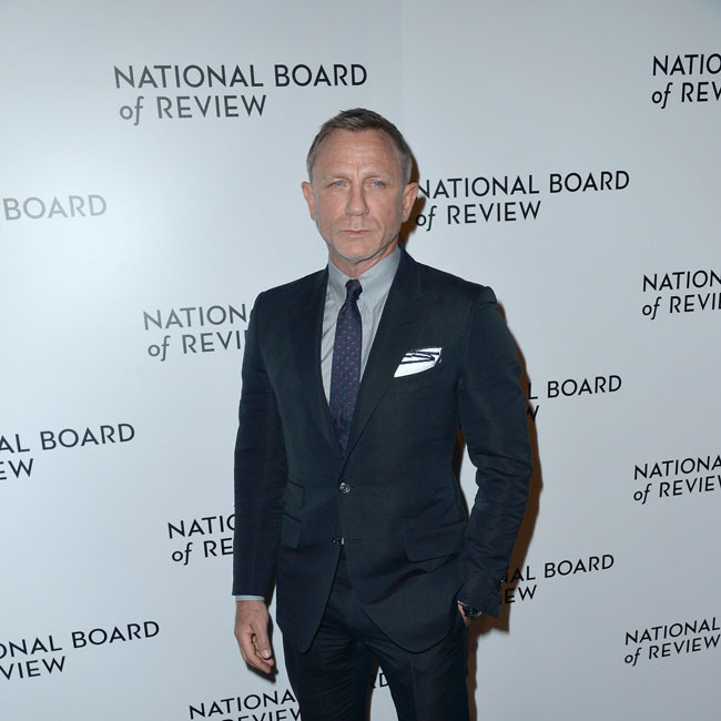 Daniel Craig burns through 20 suits in a single Bond action scene