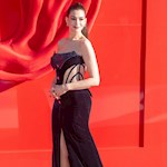 Anne Hathaway wants to star opposite Scarlett Johansson in huge film franchise